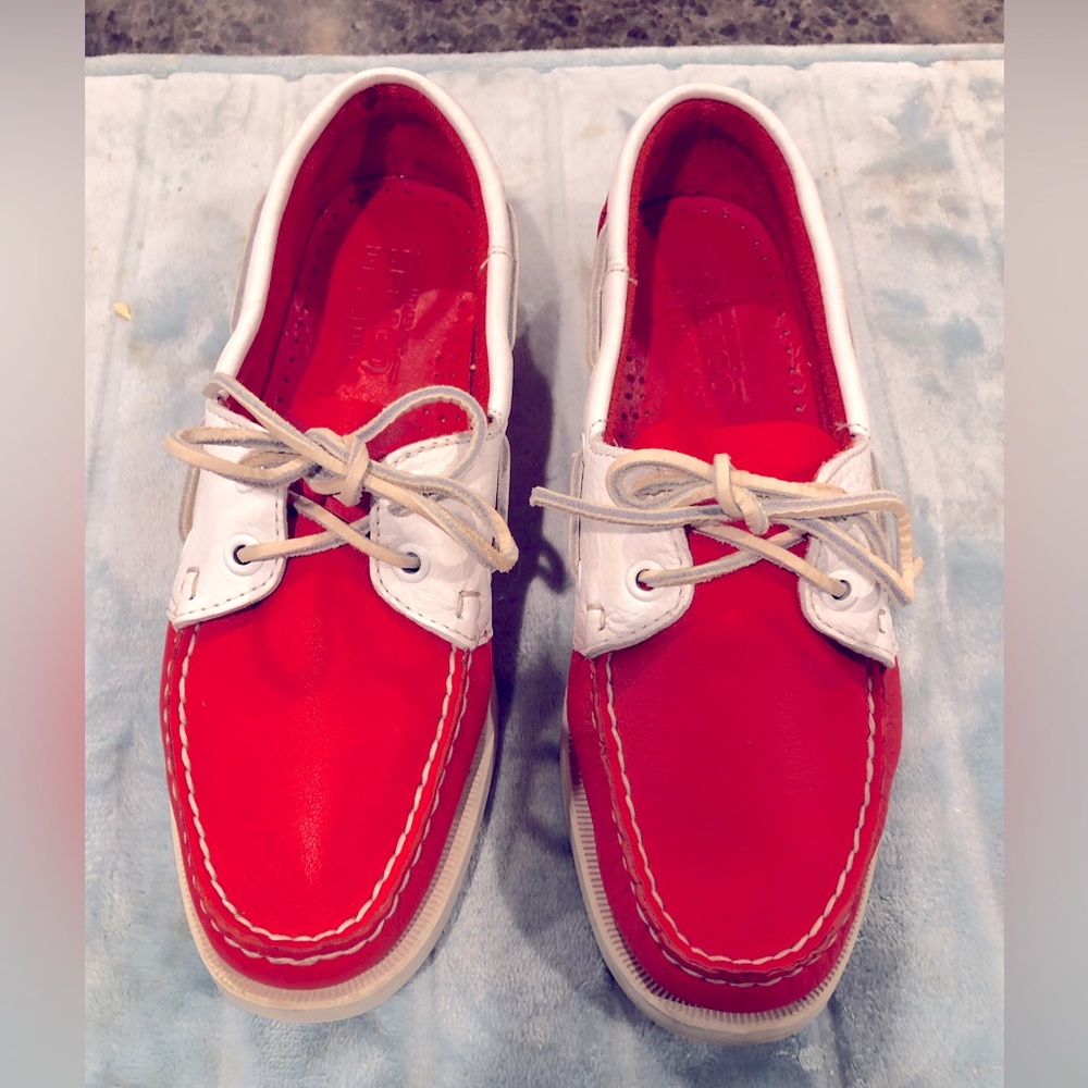 Sebago Spinnaker red/white barely worn
